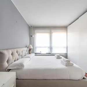  Appartamento Darsena Cozy Apt - Porta Genova M2